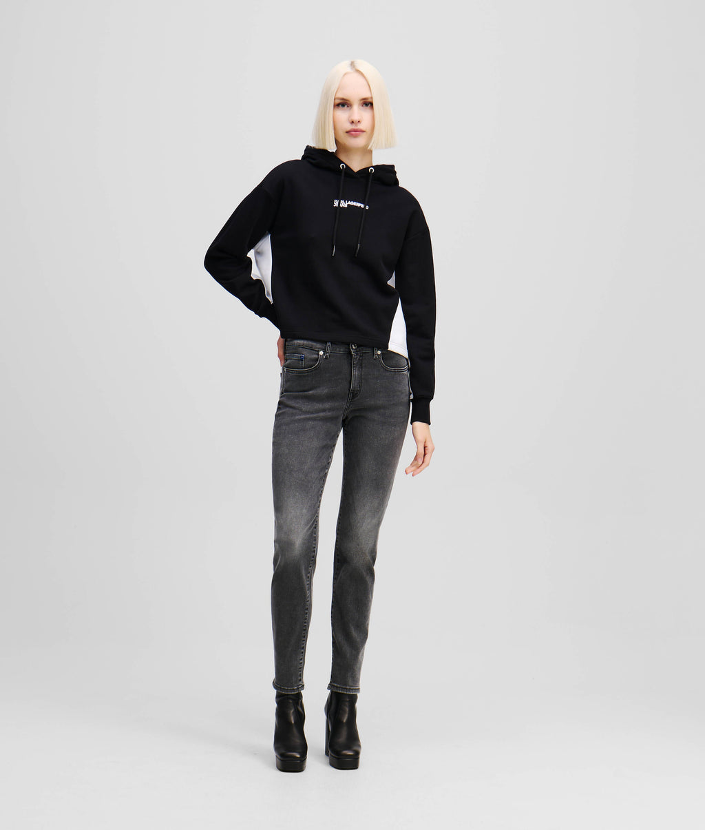 MID-RISE SLIM JEANS